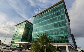 Greens Hotel & Suites